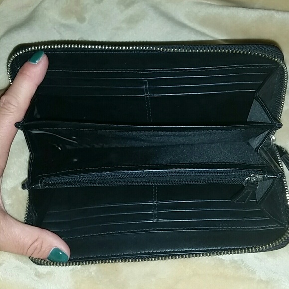 NWOT coach wallet. - Picture 3 of 3